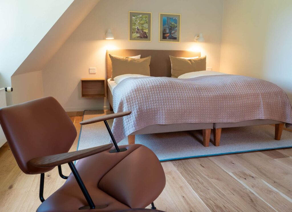 lækker loungestol i brun læder